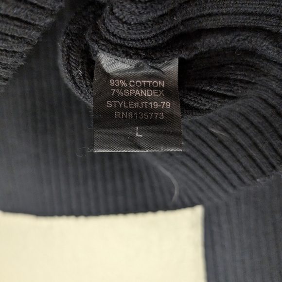 NWT Olivaceous Turtle Neck Sweater Crop XtraLong sleeves Black ripped Size Large - Picture 5 of 9